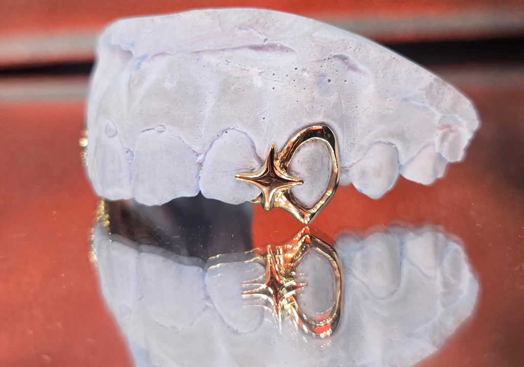 10K Yellow Gold Star Fang Grill Set
